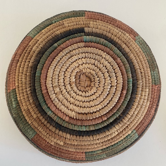 Vintage African Tribal Woven Coil Traditional Basket Multicolor Hand crafted - Picture 7 of 10